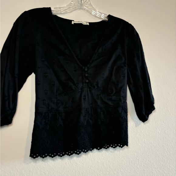 Abercrombie & Fitch Black Eyelet V Neck Blouse size XS - Picture 5 of 6